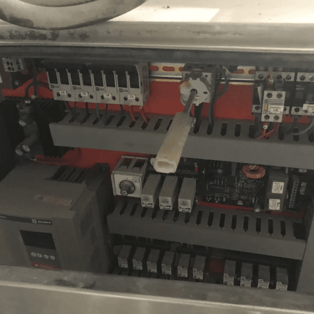 Укупор стекло-бутылок, пробка камю инв.8224