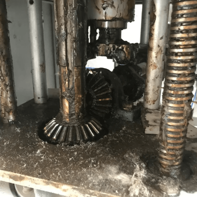 Укупор стекло-бутылок, пробка камю инв.8224