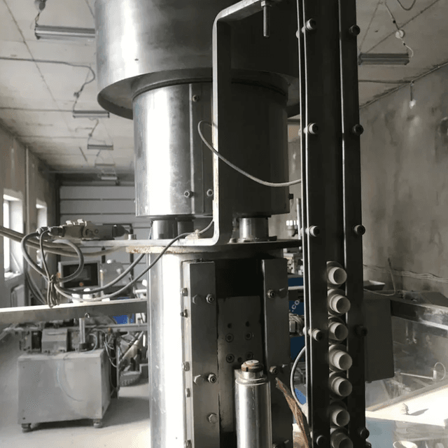 Укупор стекло-бутылок, пробка камю инв.8224