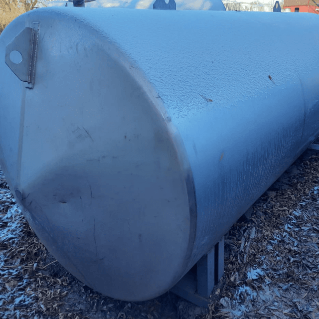 Емкости 7,9 куб.м.