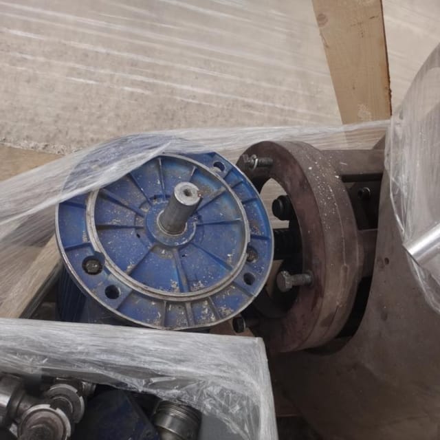 Сепаратор-сливкоотделитель Пьер Гуэрини 2,5 куб/час Франция инв.9292