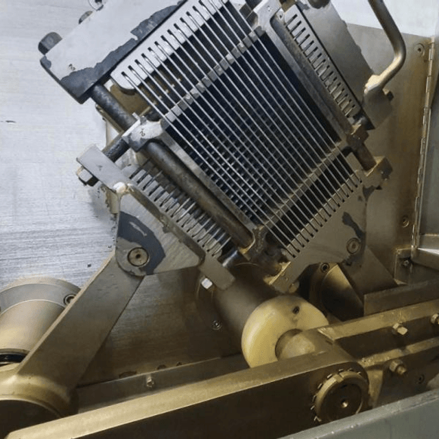 Шпигорезка Velati Cubettatrice continua