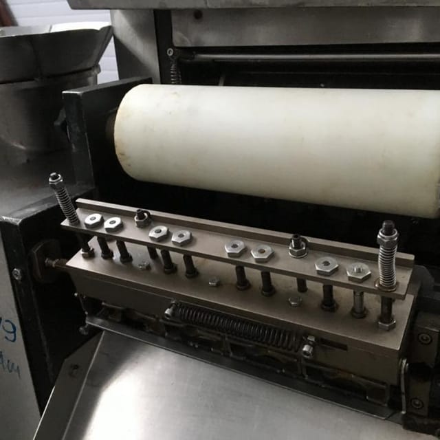 Пельменный аппарат Доминиони модель D320N инв.4008