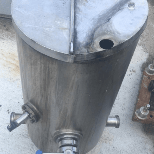 Емкость 300л инв.9253