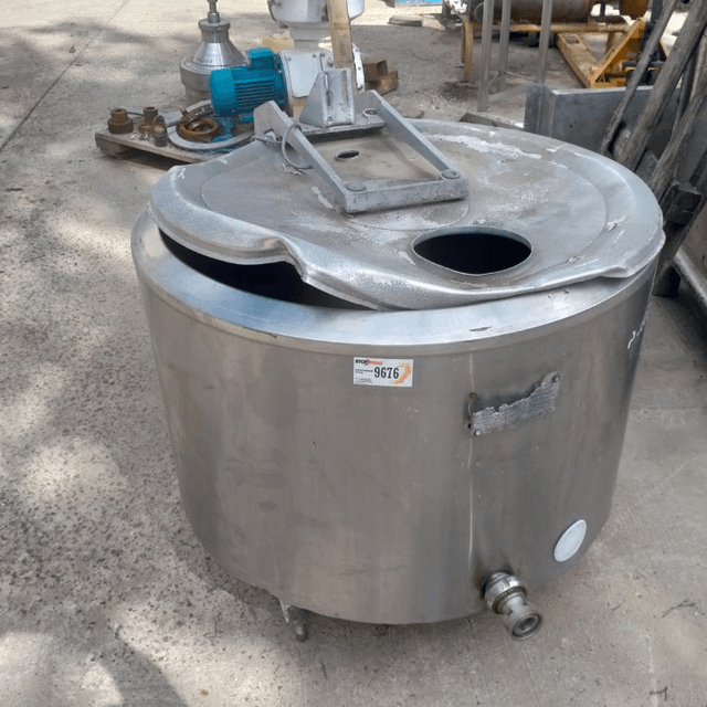 Емкость 600 л инв.9676