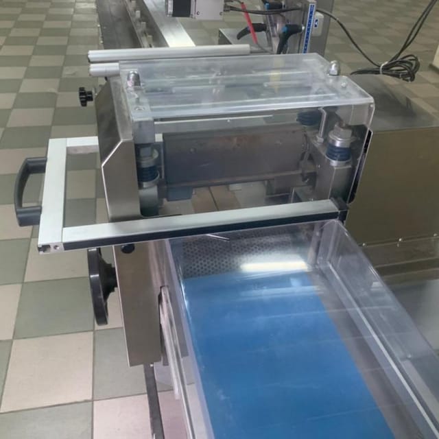 Горизонтальный упаковщик флоупак CARINA