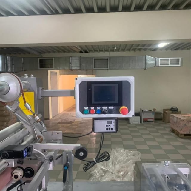 Горизонтальный упаковщик флоупак CARINA