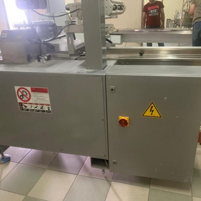 Горизонтальный упаковщик флоупак CARINA