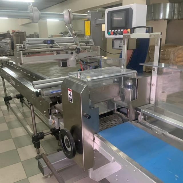 Горизонтальный упаковщик флоупак CARINA