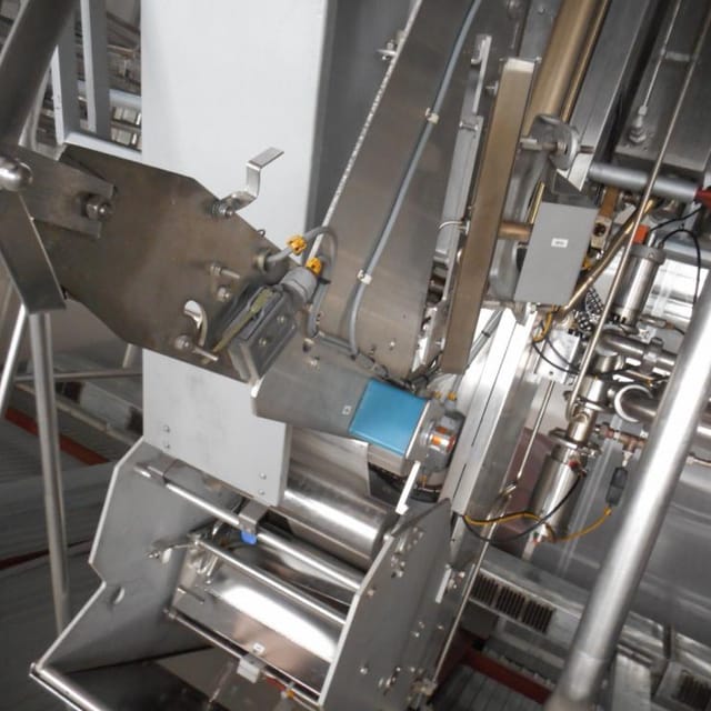 Линия ТВА-3 в упаковку TetraPak 200 инв.6306