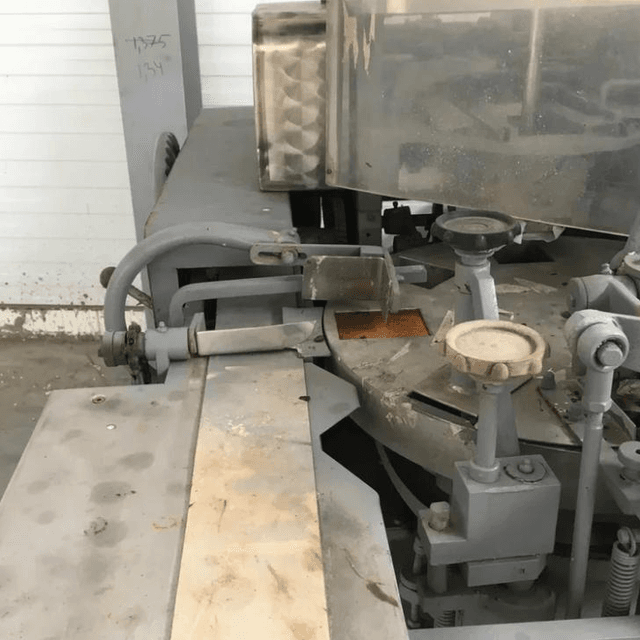 Фасовочный автомат творога  М6 АР2Т пачка от 180 гр до 250 гр инв.2406