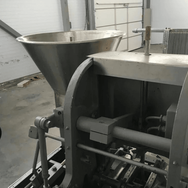 Фасовочный автомат творога  М6 АР2Т пачка от 180 гр до 250 гр инв.2406