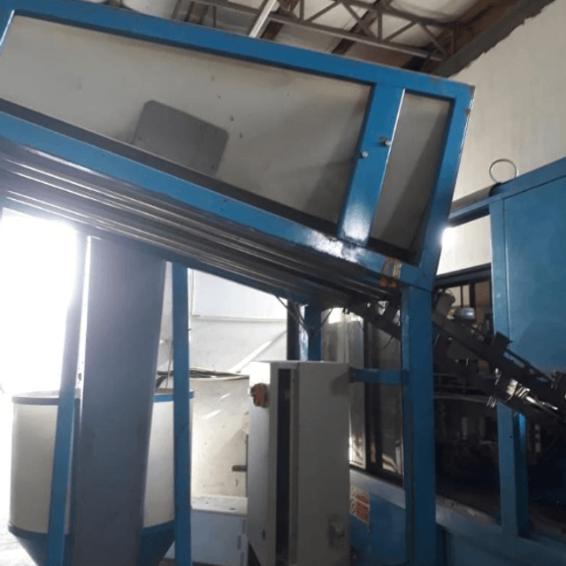 Автоматическая выдуваная машина SIPA