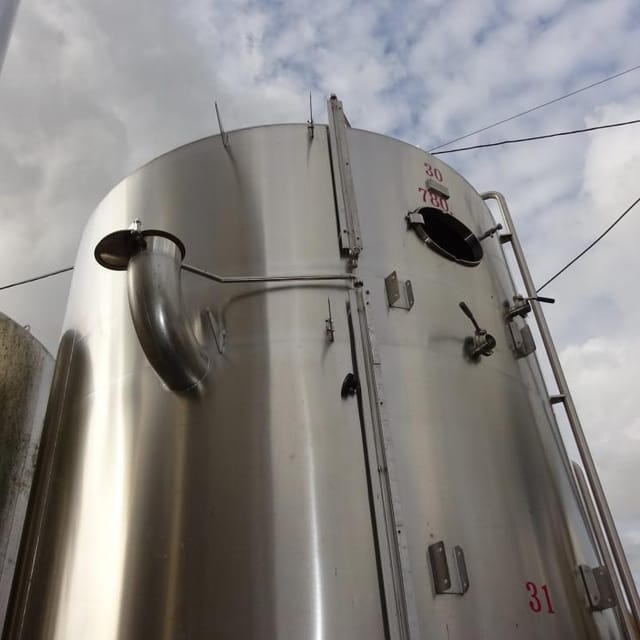 Емкость 25 куб.м. двухсекционная