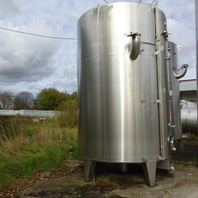 Емкость 25 куб.м. двухсекционная