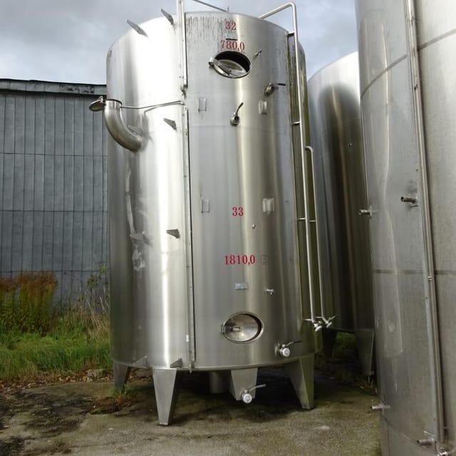 Емкость 25 куб.м. двухсекционная