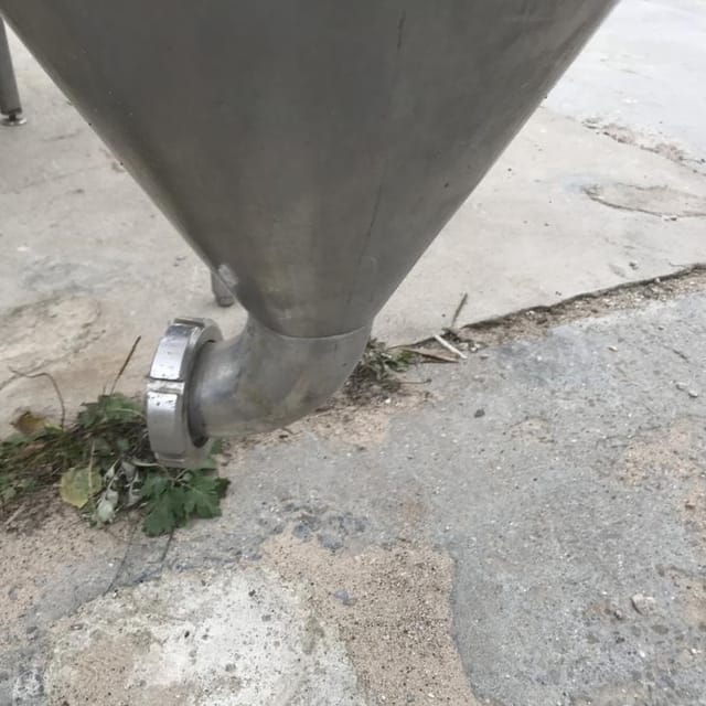 Емкость конус 400л инв.7252