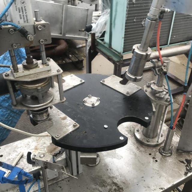 Розлив в ПЭТ 0,33 - укупор инв.7507