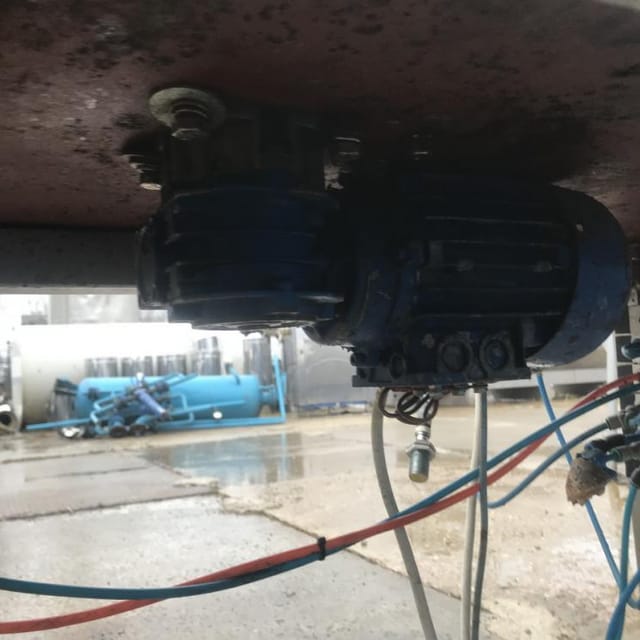 Розлив в ПЭТ 0,33 - укупор инв.7507