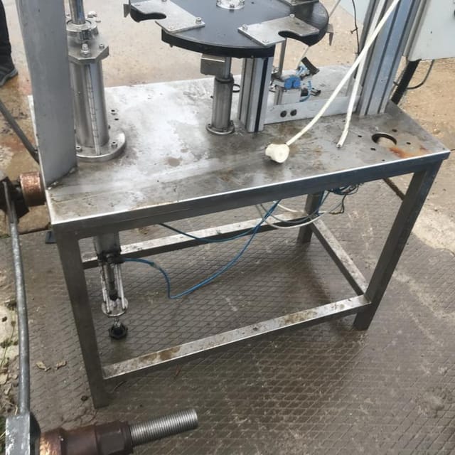 Розлив в ПЭТ 0,33 - укупор инв.7507