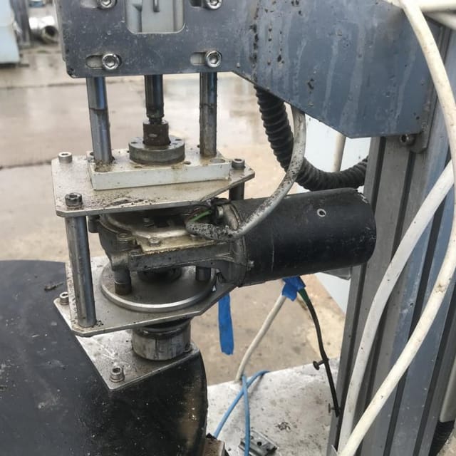 Розлив в ПЭТ 0,33 - укупор инв.7507