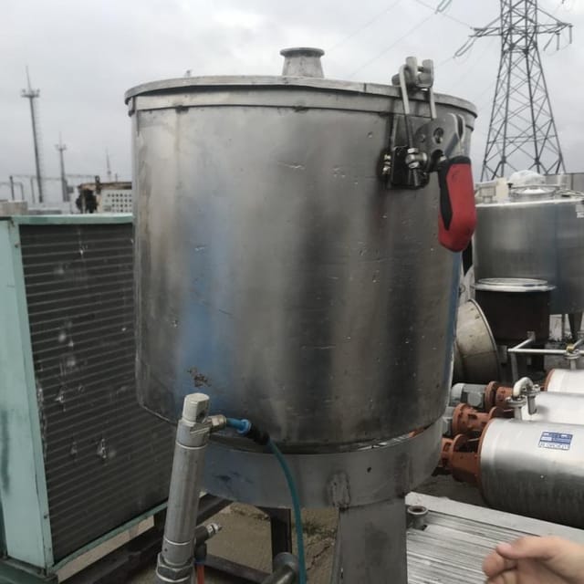 Розлив в ПЭТ 0,33 - укупор инв.7507