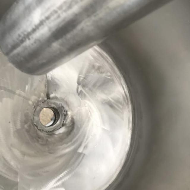 Розлив в ПЭТ 0,33 - укупор инв.7507