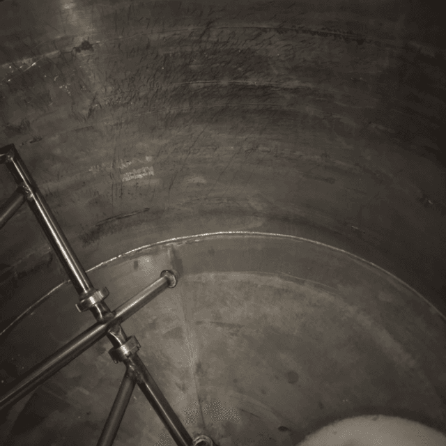 Емкость 1т с рубашкой инв.8054