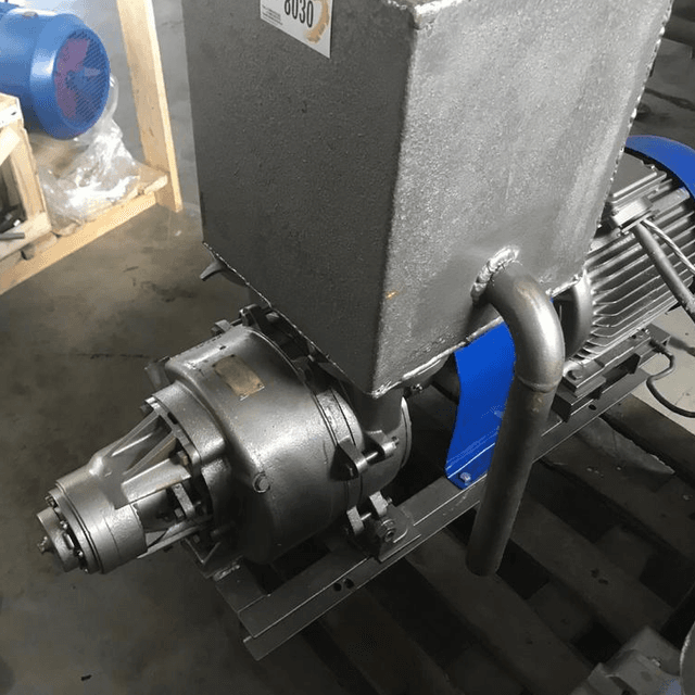 Насос вакуумный SIGMA 180 кубов для ВВУ инв.8030