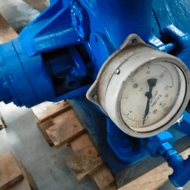 Насос вакуумный 350 куб инв.8014