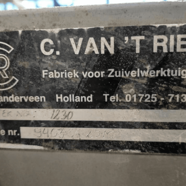 Сепаратор-сливкоотделитель без автоматической выгрузки осадка Италия 1куб/час инв.8058