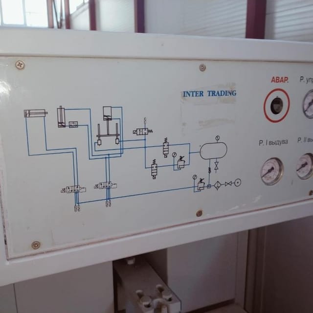 Полуавтомат выдува со станцией разогрева ВПМ-8 инв.1624