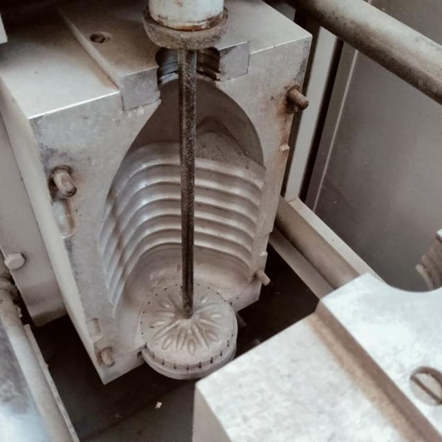 Полуавтомат выдува со станцией разогрева ВПМ-8 инв.1624