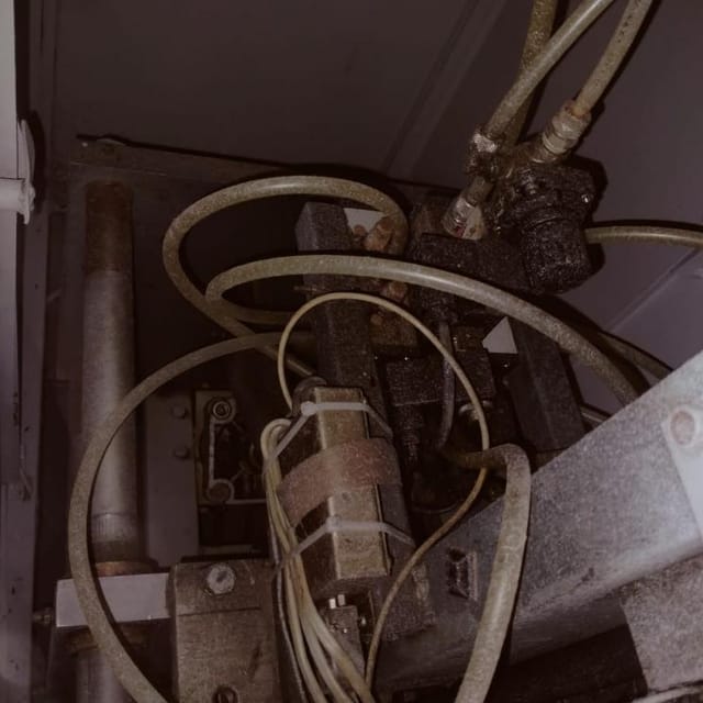 Полуавтомат выдува со станцией разогрева ВПМ-8 инв.1624