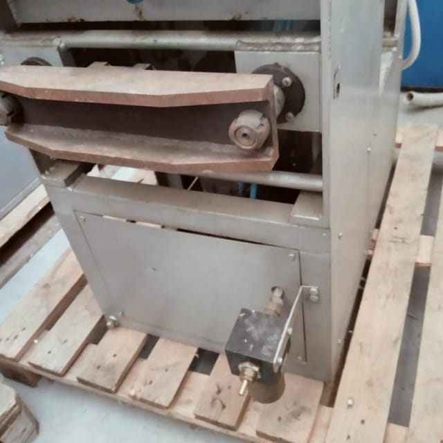 Полуавтомат выдува со станцией разогрева ПВ-7/3 инв.6974