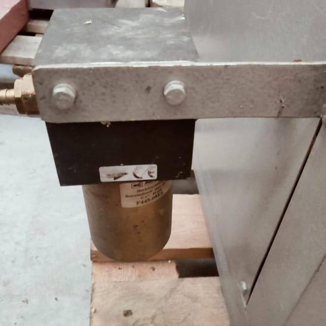 Полуавтомат выдува со станцией разогрева ПВ-7/3 инв.6974