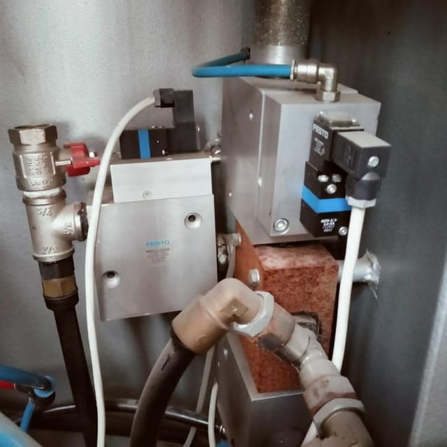 Полуавтомат выдува со станцией разогрева ПВ-7/3 инв.6974