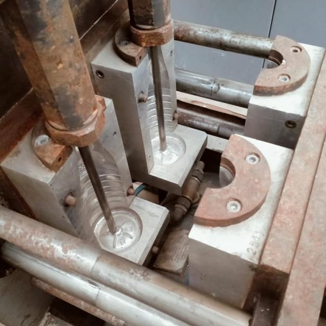 Полуавтомат выдува со станцией разогрева ПВ-7/3 инв.6974