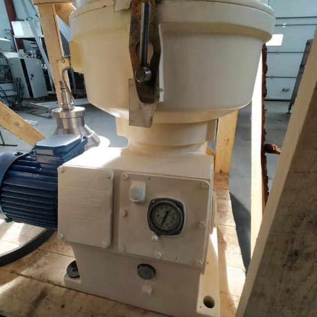 Сепаратор-сливкоотделитель Ж5-ОС2Т-3 ПЛАВА 5куб/час инв.9036