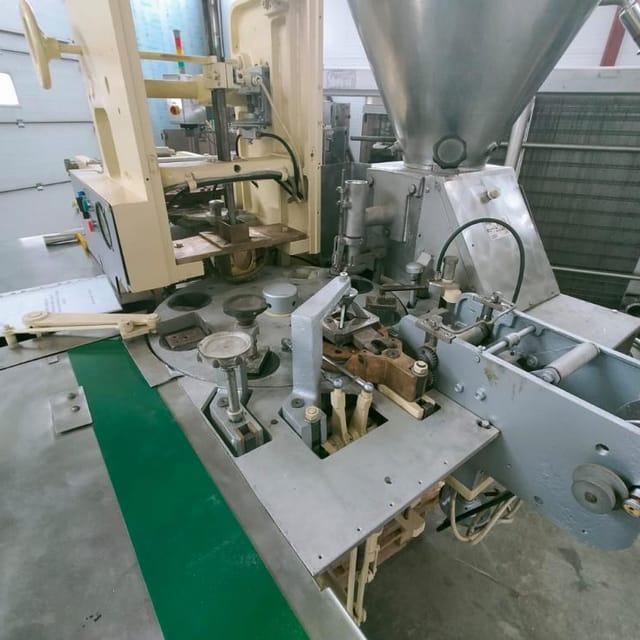 Автомат фасовки и упаковки плавленого сыра М6 АРУ брикет 62,5 или 100гр инв.9128