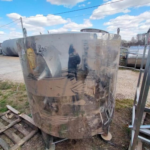 Емкость 2м3 с боковым люком инв.9065