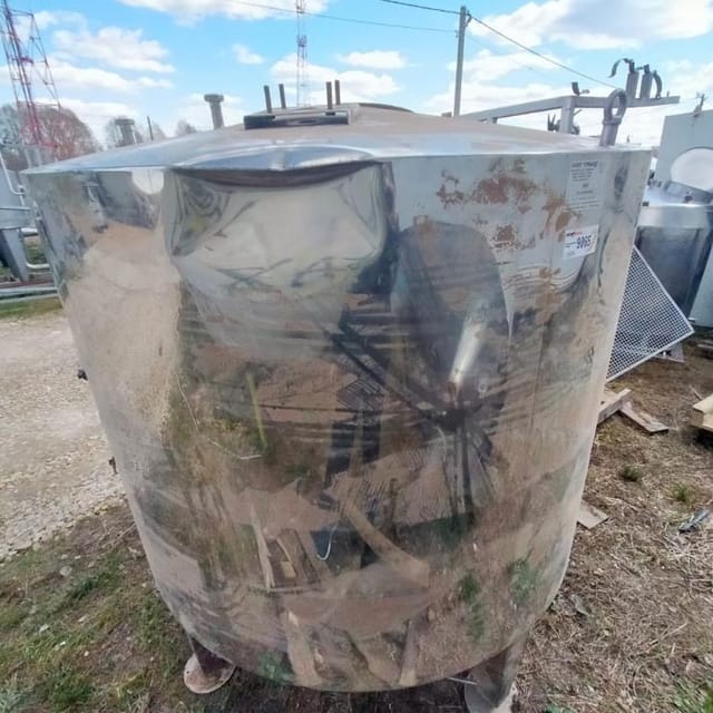 Емкость 2м3 с боковым люком инв.9065