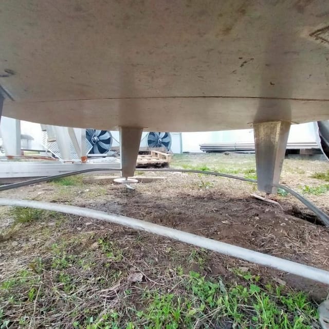 Емкость 2м3 с боковым люком инв.9065