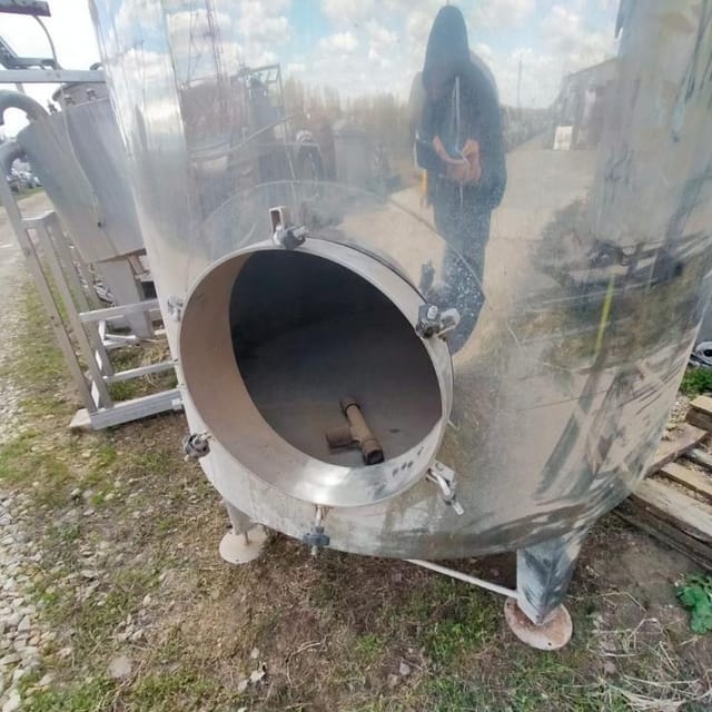 Емкость 2м3 с боковым люком инв.9065