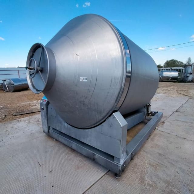 Вакуумный массажер Metalbud Nowicki 6000л инв.8138