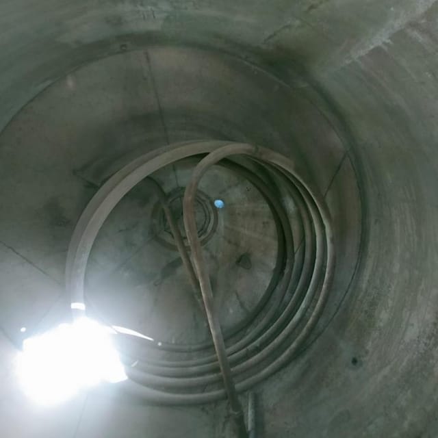 Емкость с конусом 8куб. инв.8375