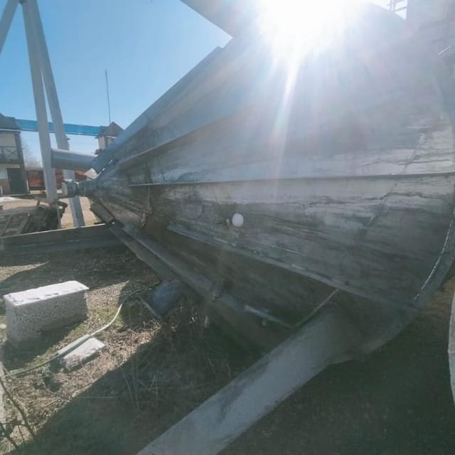 Емкость с конусом 8куб. инв.8375