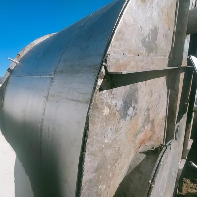 Емкость с конусом 8куб. инв.8375