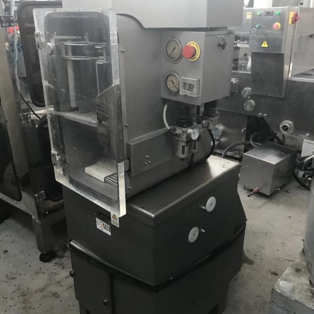 Клипсатор  HELVAC H-18 инв.5818