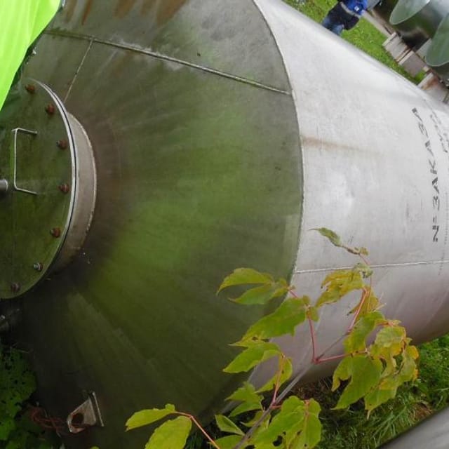 Емкость 4м3 .нерж коническое дно е.1959